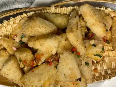 Crispy Tofu (choose of Garlic Sauce / Salt Pepper)